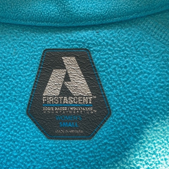 Fleece - Picture 4 of 4